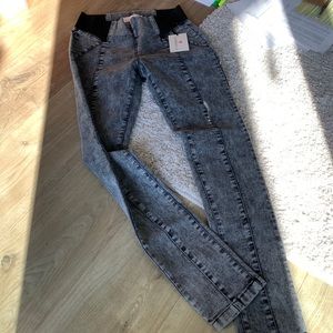 Brand New Women’s Bombshells Jeggings